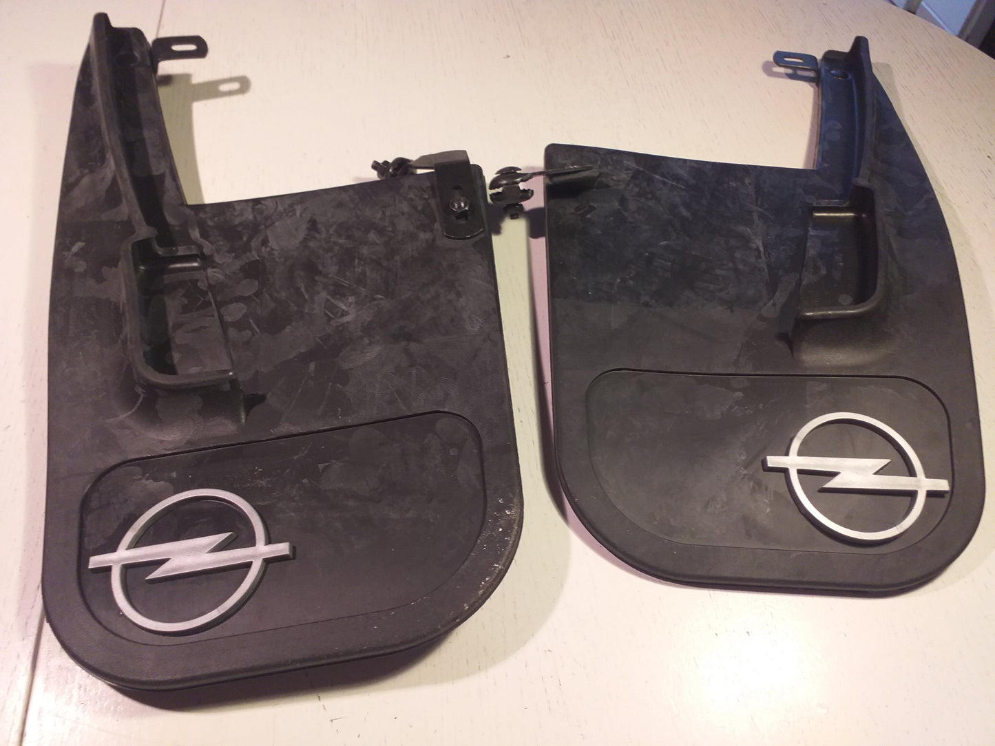 Omega Schmutzfänger hinten  original GM Opel NEU