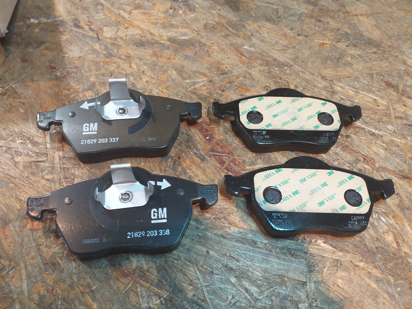 Vectra B Astra G Calibra Bremsklötze original GM Opel NEU