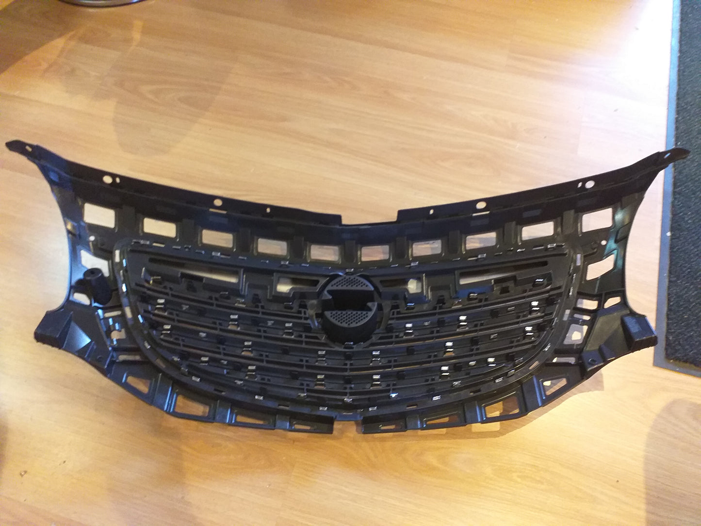 Insignia Kühlergrill original GM Opel NEU