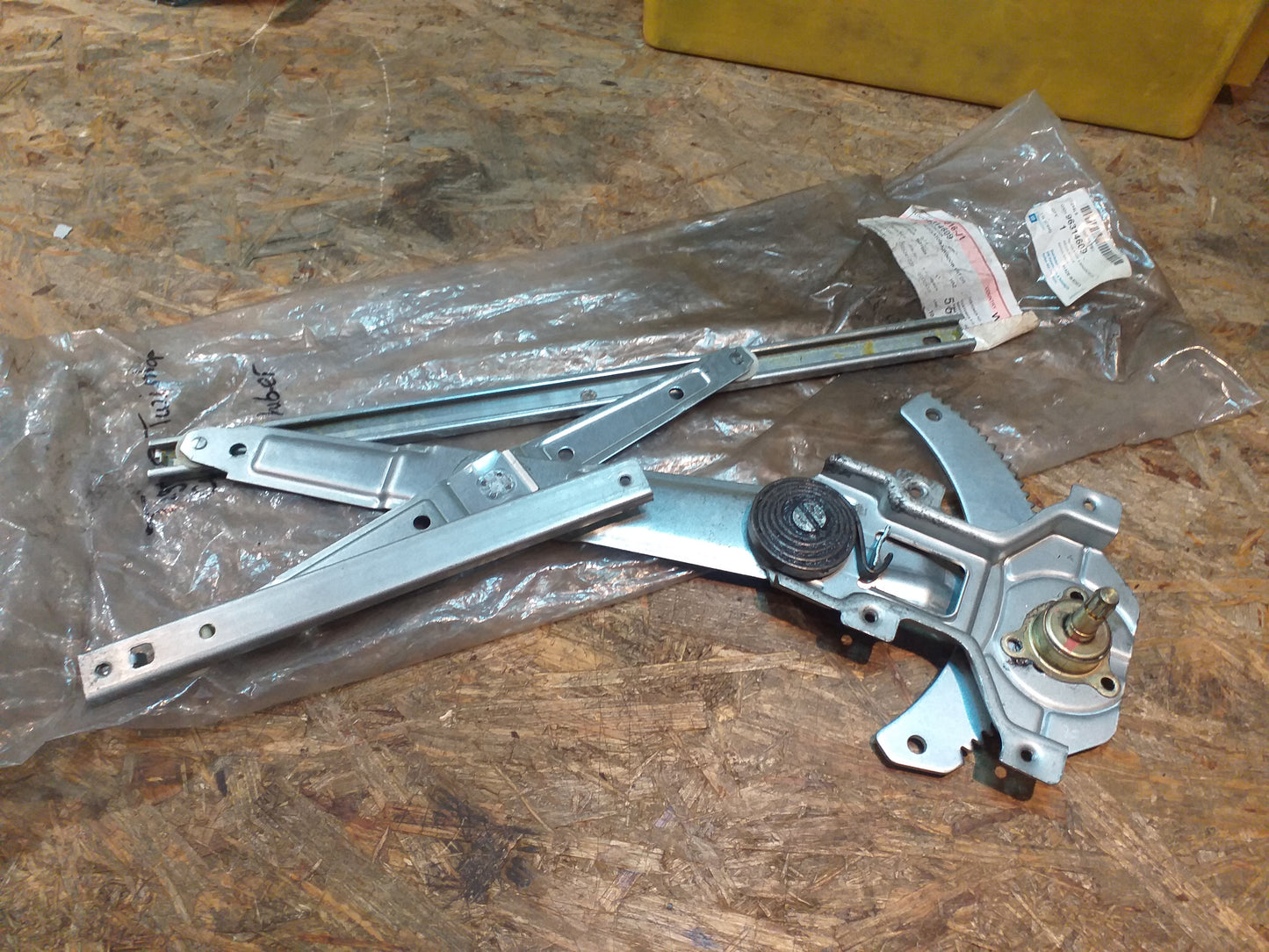 Tigra B Twintop Cabrio Fensterheber original  GM Opel NEU