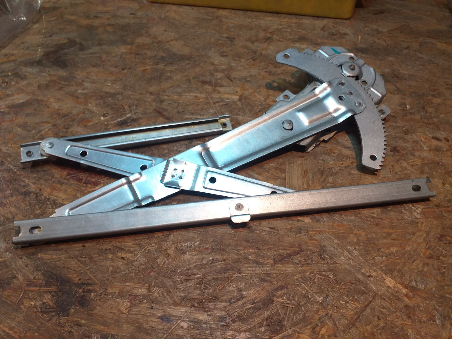 Tigra B Twintop Cabrio Fensterheber original  GM Opel NEU