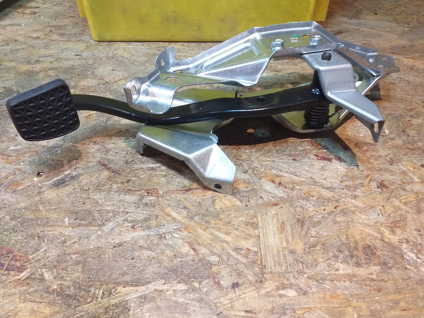 Astra G Zafira A Strebe Befestigung Bremspedal original GM Opel NEU