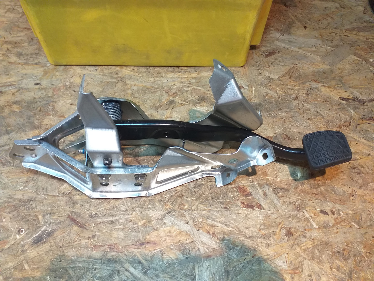 Astra G Zafira A Strebe Befestigung Bremspedal original GM Opel NEU