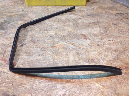 Vivaro Gummiabdichtung Fensterschacht außen links original GM Opel NEU