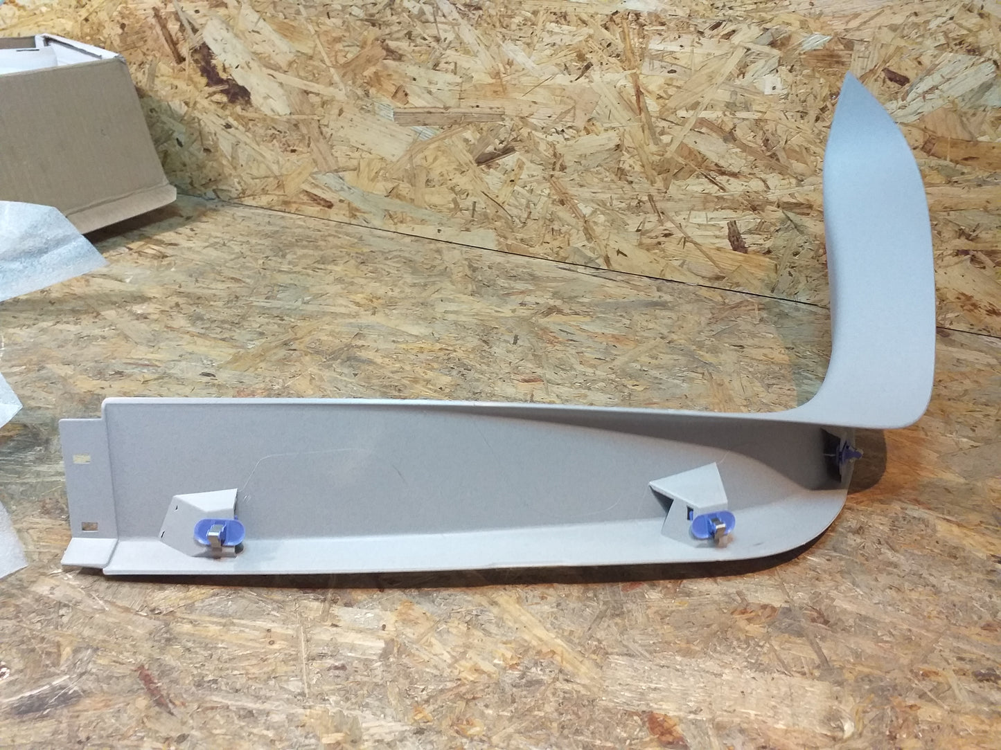 Insignia Verkleidung Heckklappe vorne links original GM Opel NEU