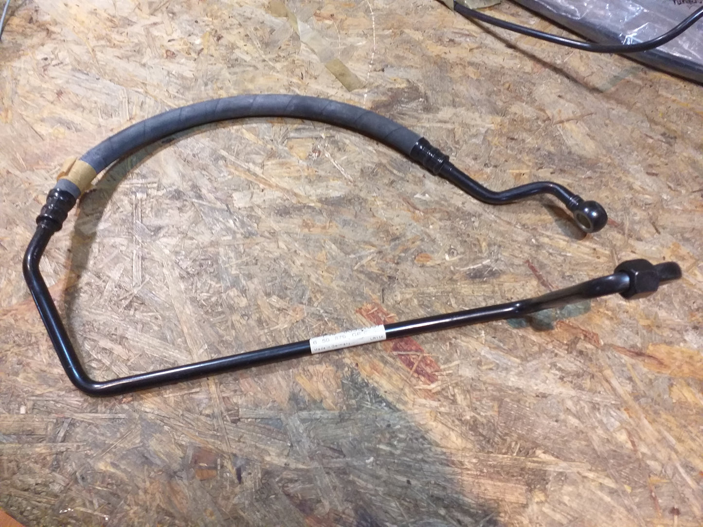Calibra Vectra A Schlauchrohr Ölkühler Auslass original GM Opel NEU