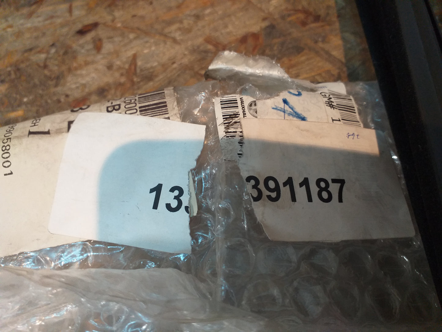 Astra J Abdichtung Fensterführung h. Links original GM Opel NEU