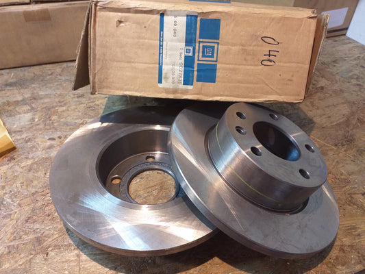 Omega A 1.8NV uvm (siehe Beschreibung) Bremsscheibensatz vorne original GM Opel NEU