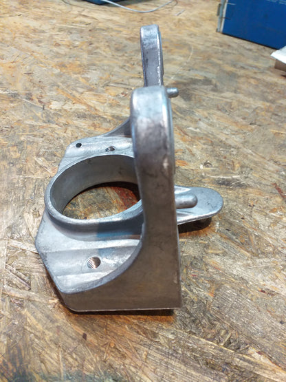 Vivaro 2.5DTi Motorhalter Motoraufgängung original GM Opel NEU