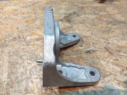 Vivaro 2.5DTi Motorhalter Motoraufgängung original GM Opel NEU