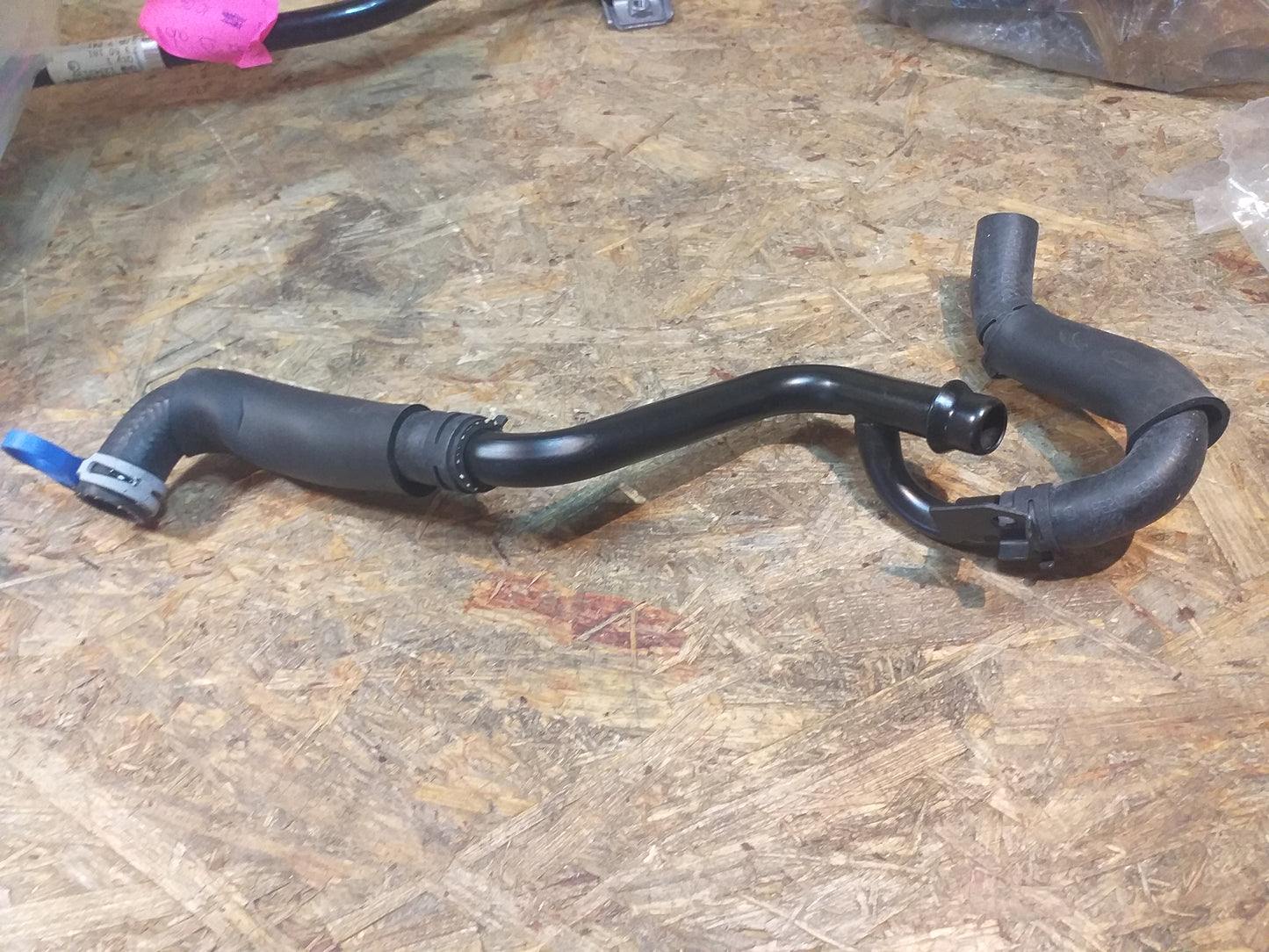 Chevrolet Cruze Stufenheck Schlauch an Kühler original GM Opel NEU