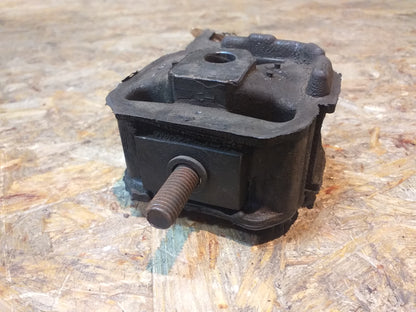 Ford Escort 81 1.6D Motorhalter original Ford NEU