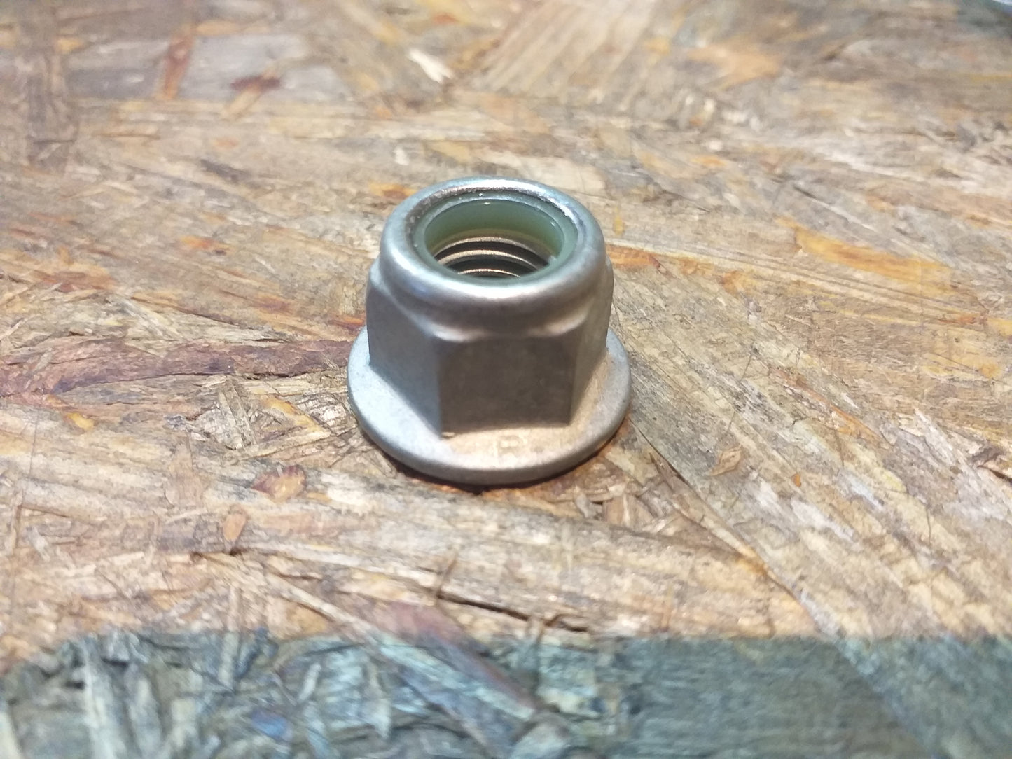 Astra K Mutter an Motorrahmen-Schraube original GM Opel NEU