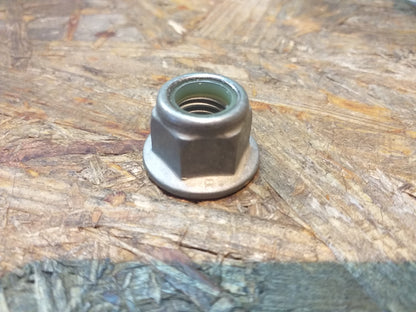 Astra K Mutter an Motorrahmen-Schraube original GM Opel NEU