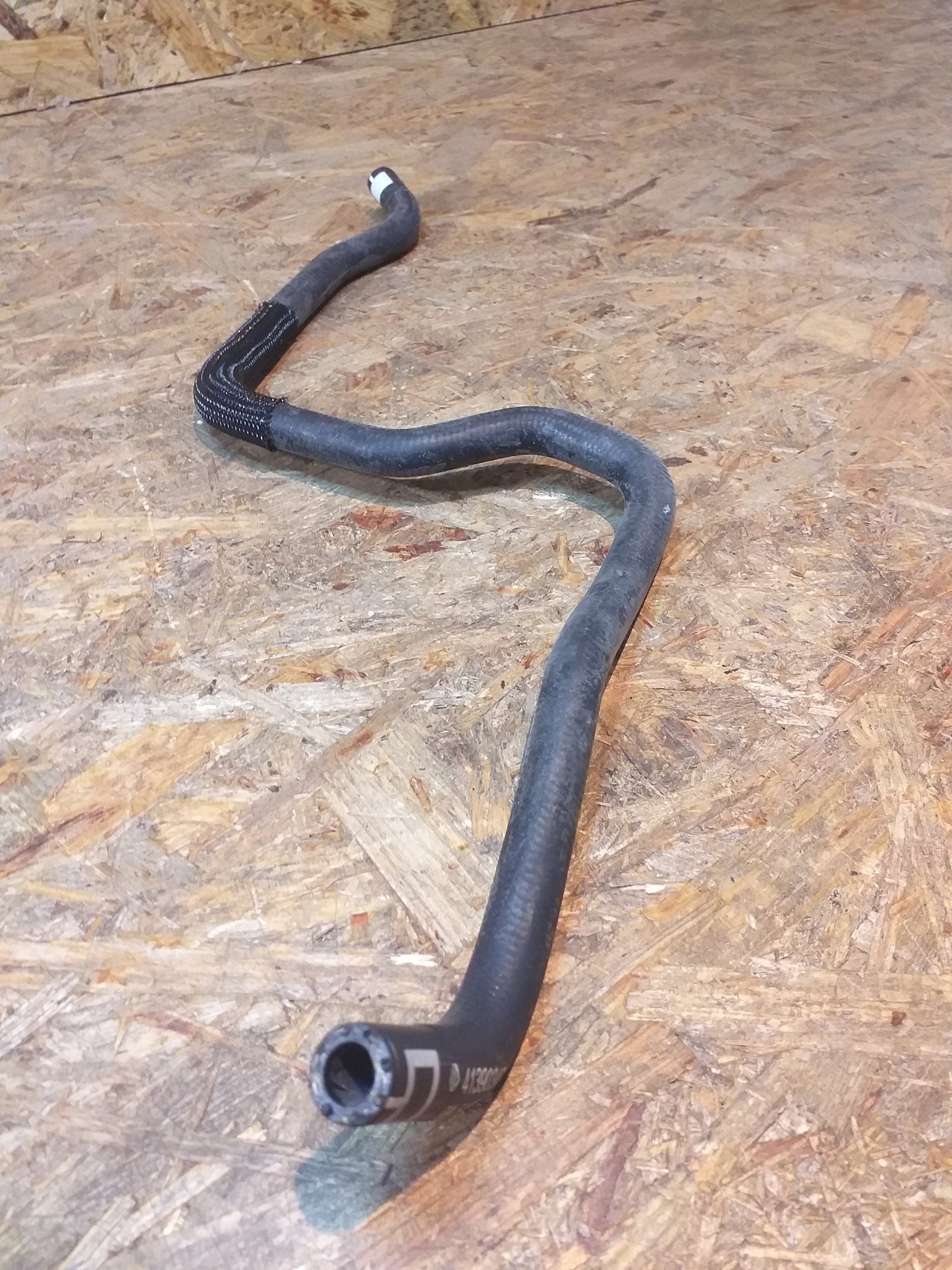 Vivaro A Schlauch Ausgleichsbehälter an Kühler Einlass original GM Opel NEU