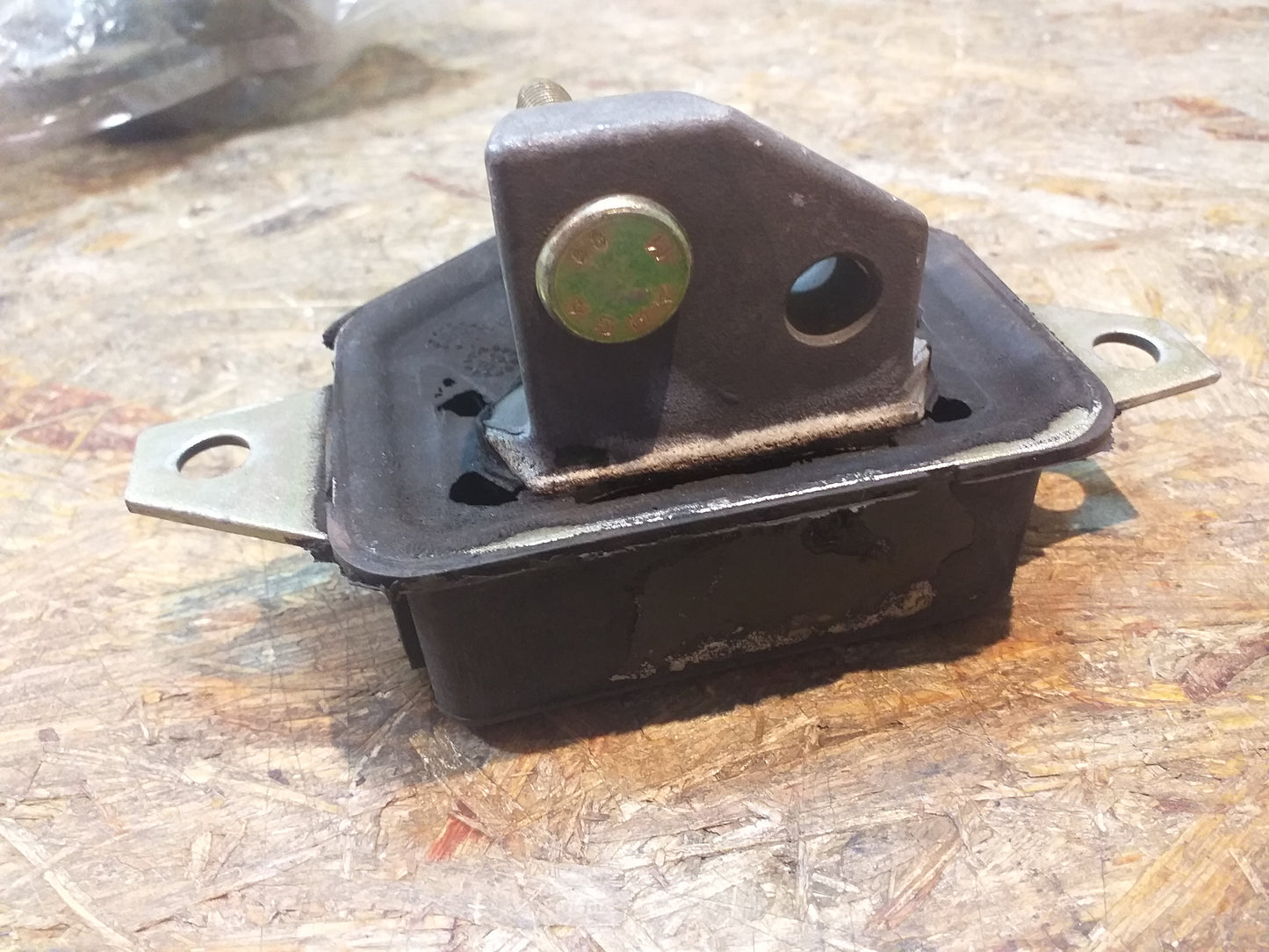 Corsa A Motorlager Motoraufgängung original GM Opel NEU