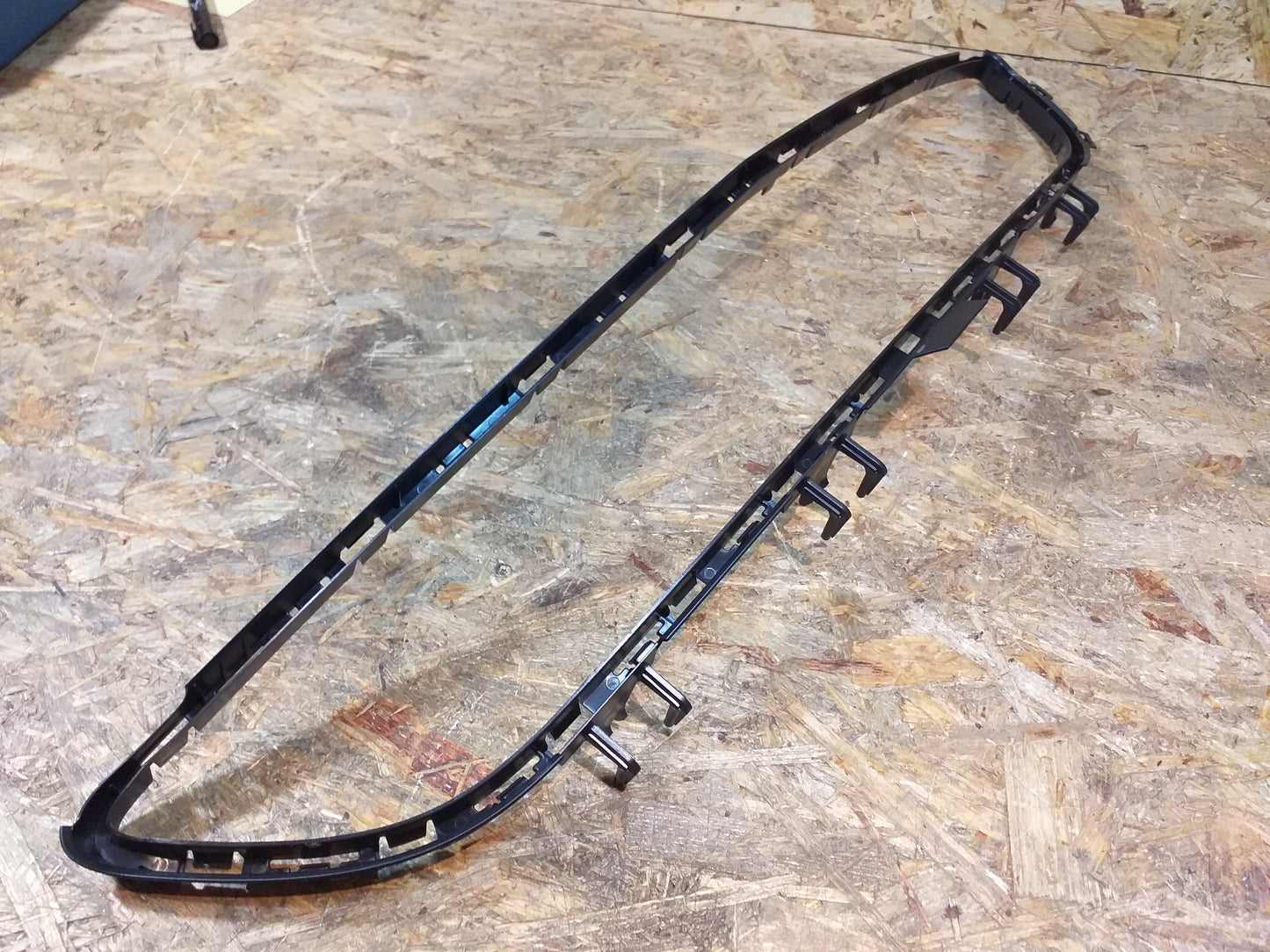 Astra H 04-15 Rahmen Kühlergrill unten original GM Opel NEU