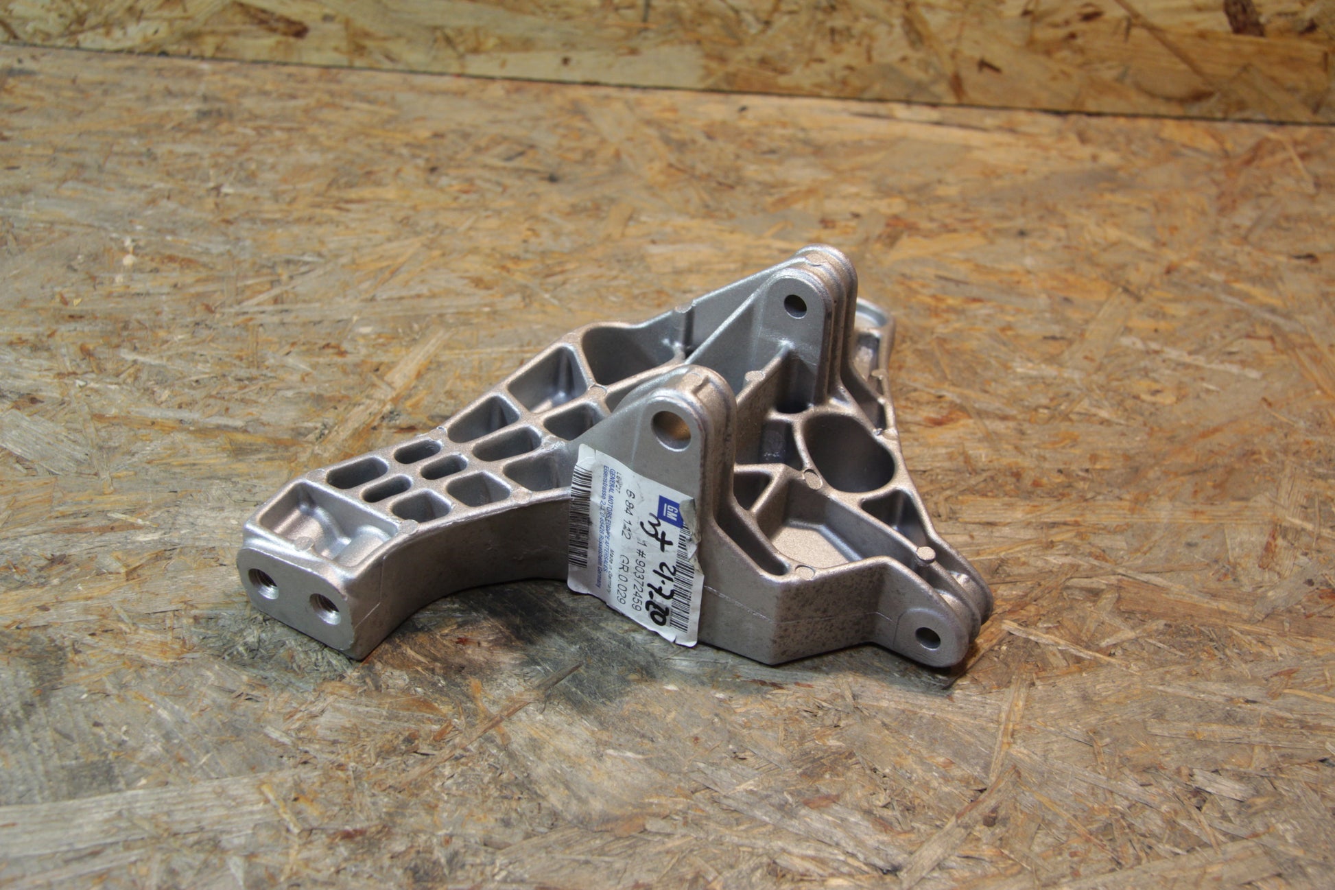 Original GM Opel Halter ALU Motoraufhängung vorne rechts 90372459 Astra F , Astra F Cabrio
