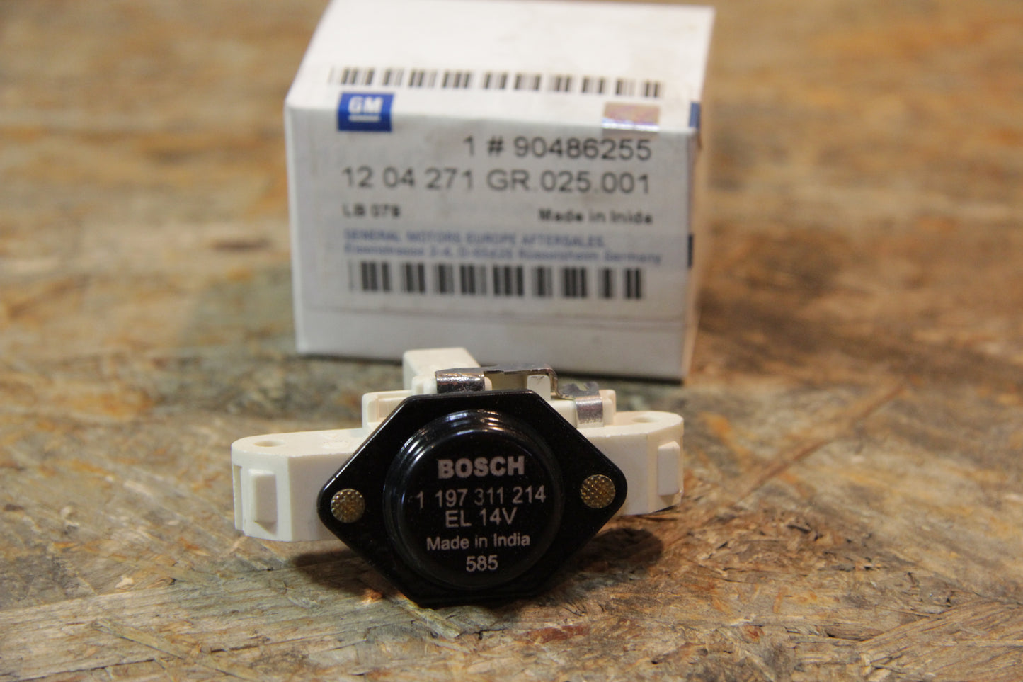 Original GM Opel Regler Lichtmaschine, Bosch-Nr, 1 197 311 214, 90486255 Calibra , Corsa B , Tigra A , Vectra A , Vectra B