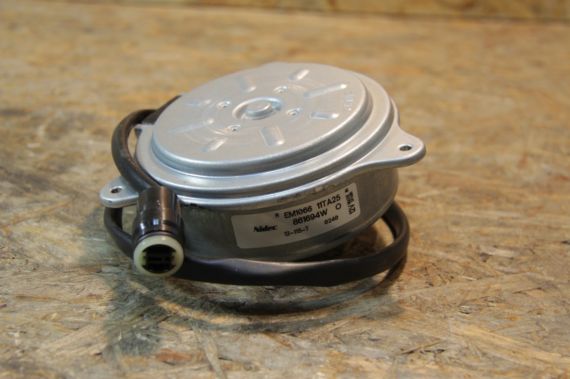 Original GM Opel Gebläsemotor für den Kühler, ist ohne Halterahmen und ohne Lüfterflügel  9204659 Agila A