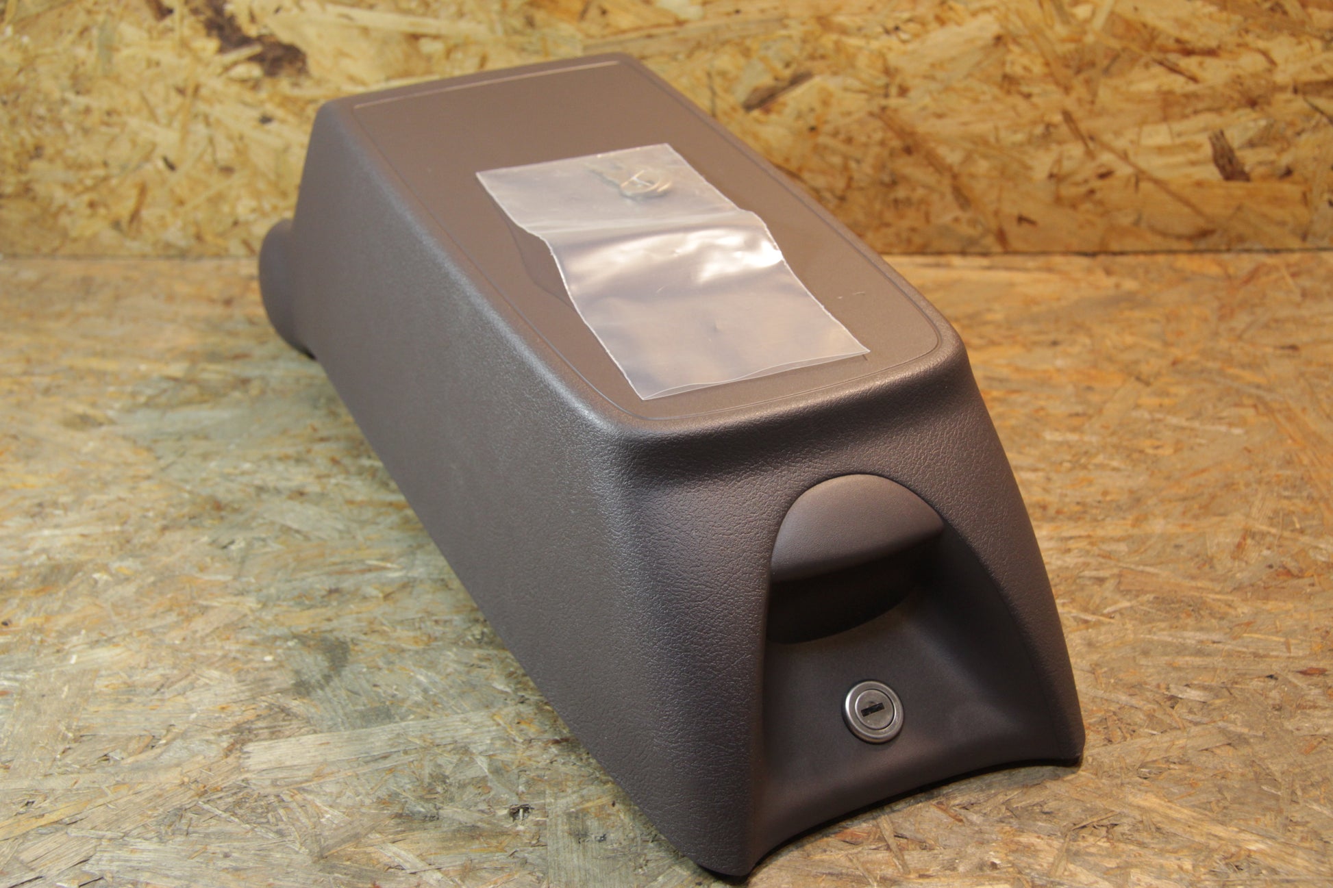 Original GM Opel Deckel Ablagekasten Mittelkonsole braun mit Schloss und Schlüssel  9161234 Movano A