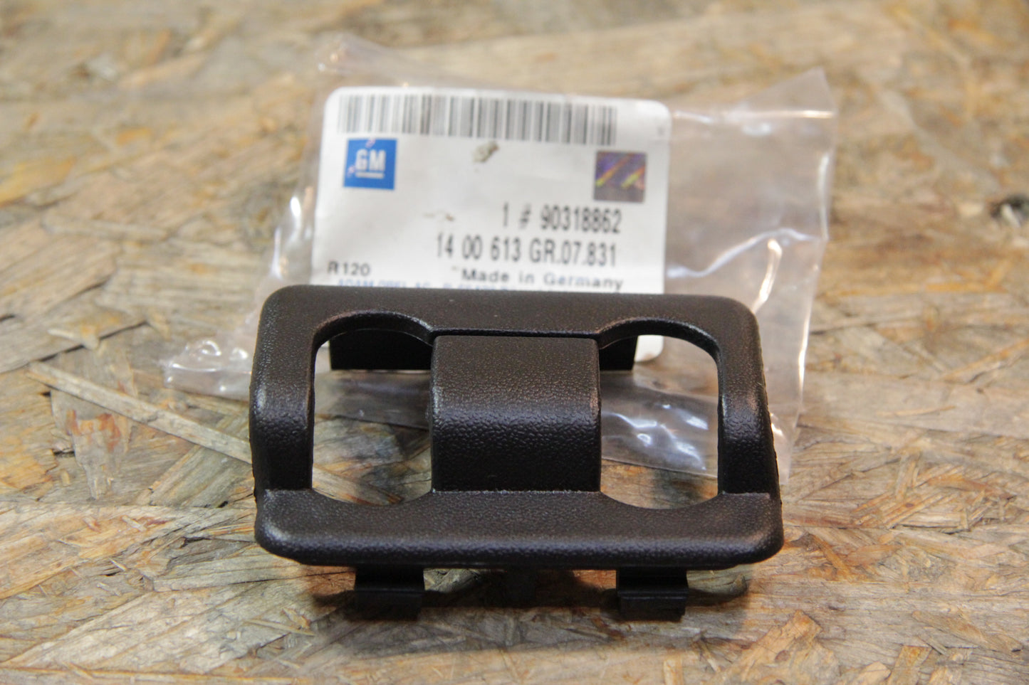 Original GM Opel Klappe Abschleppöse vorne schwarz 90318862 Omega A