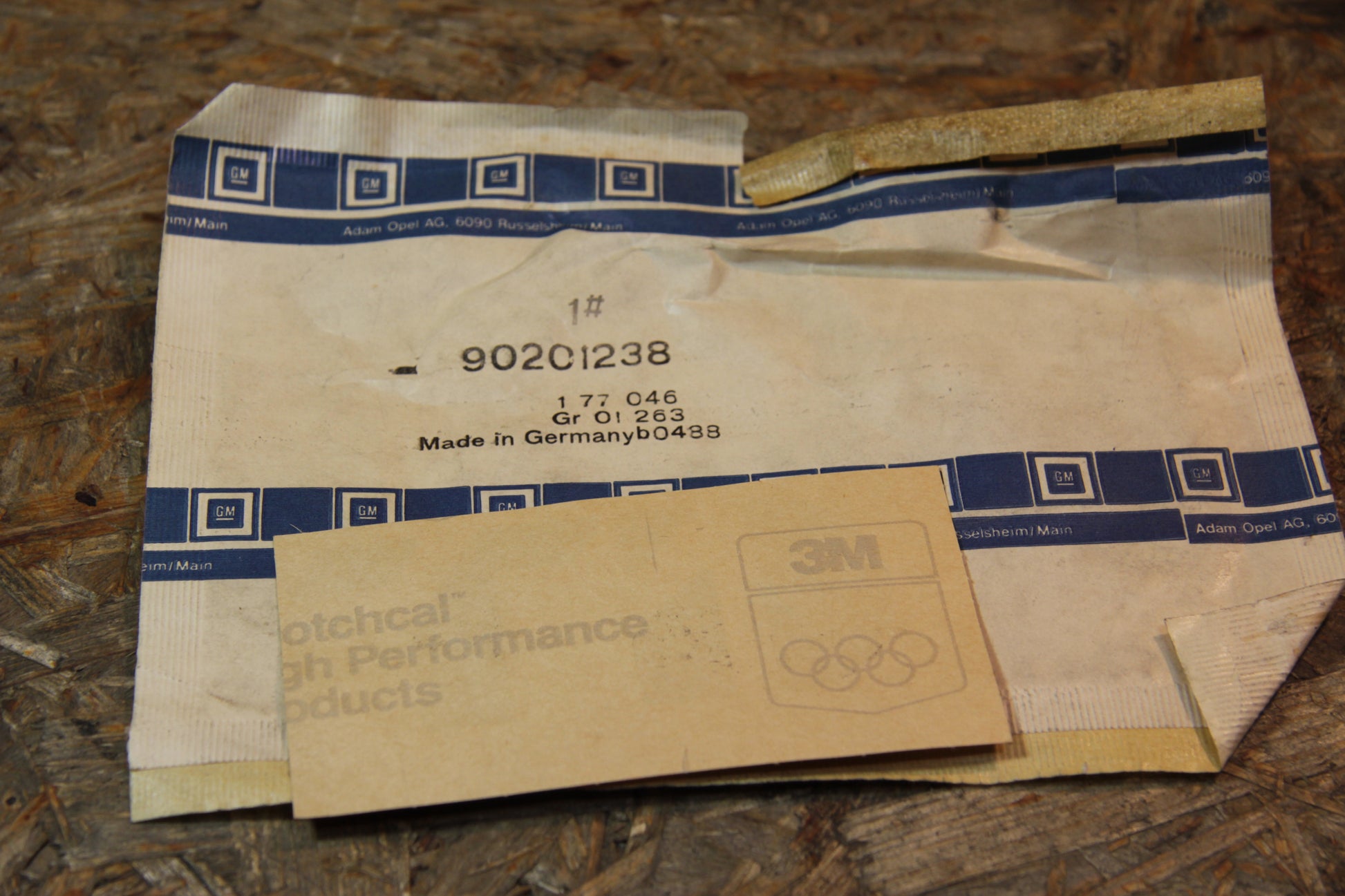 Original GM Opel Zeichen GT schwarz für Frontspoiler 90201238 Manta B