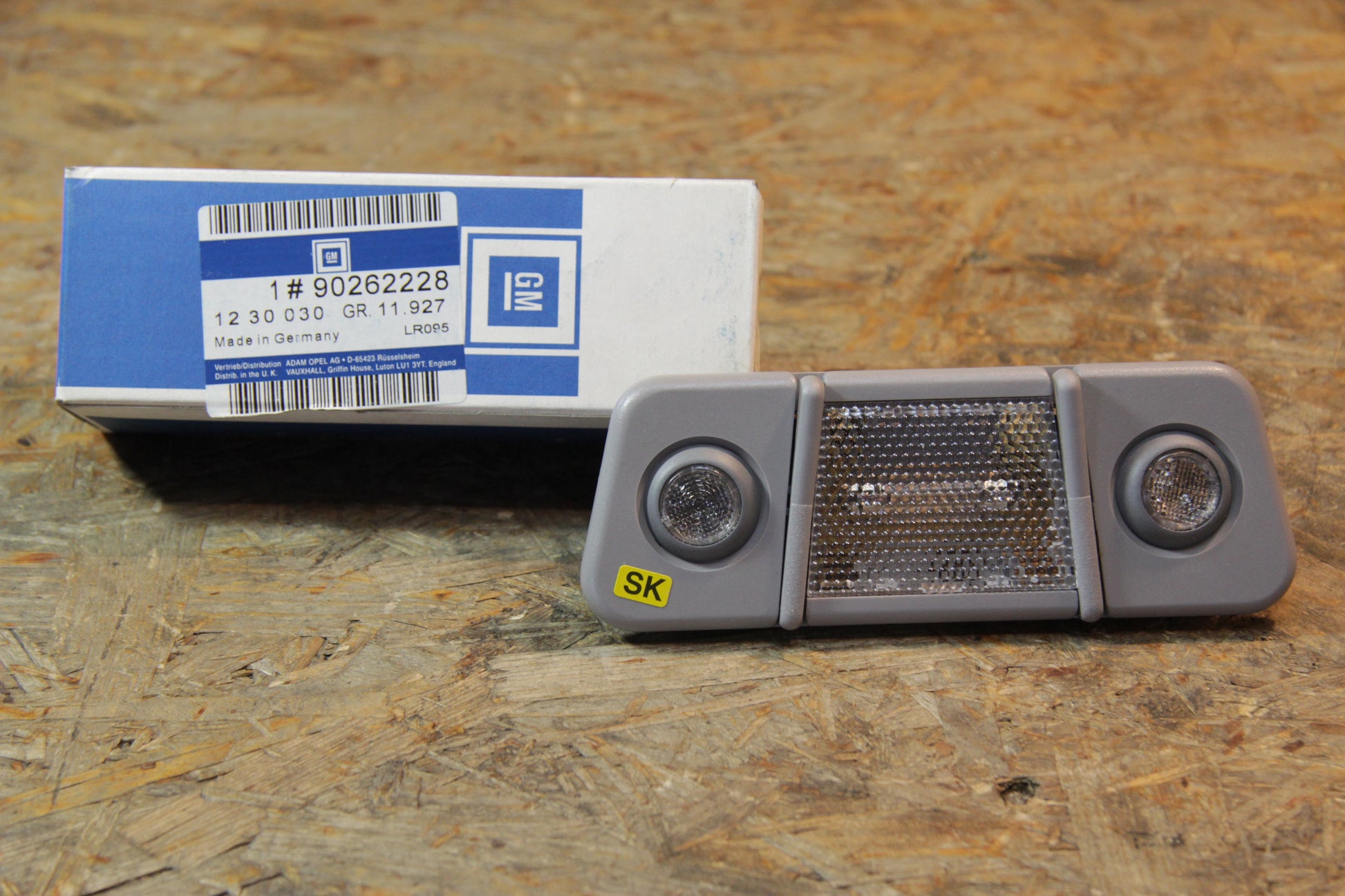 Original GM Opel Innenraumleuchte ohne Verzögerungsschalter pastelgrau 90262228 Omega A