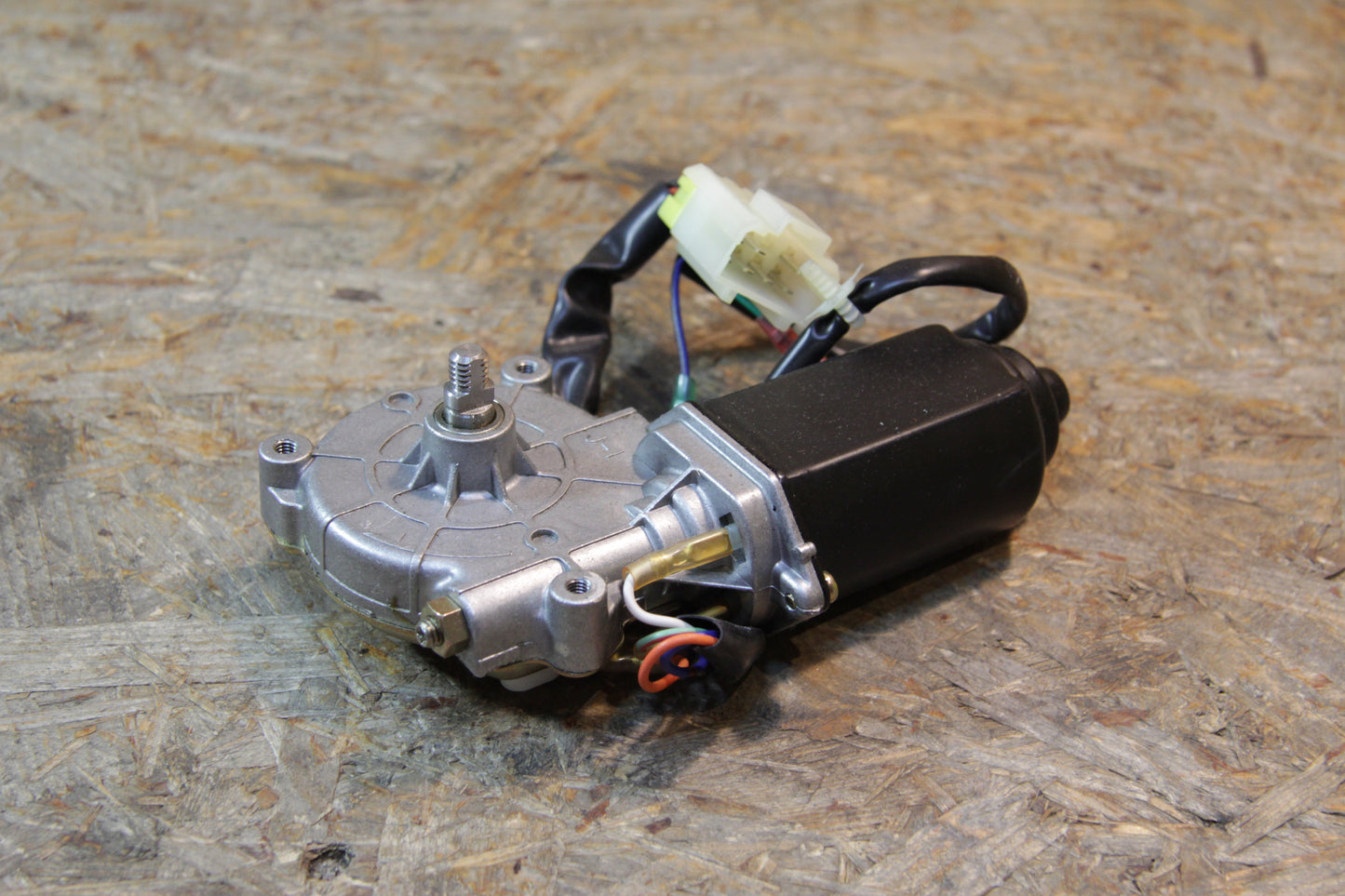 Original GM Opel Wischermotor Heckscheibe 97024318 Frontera A