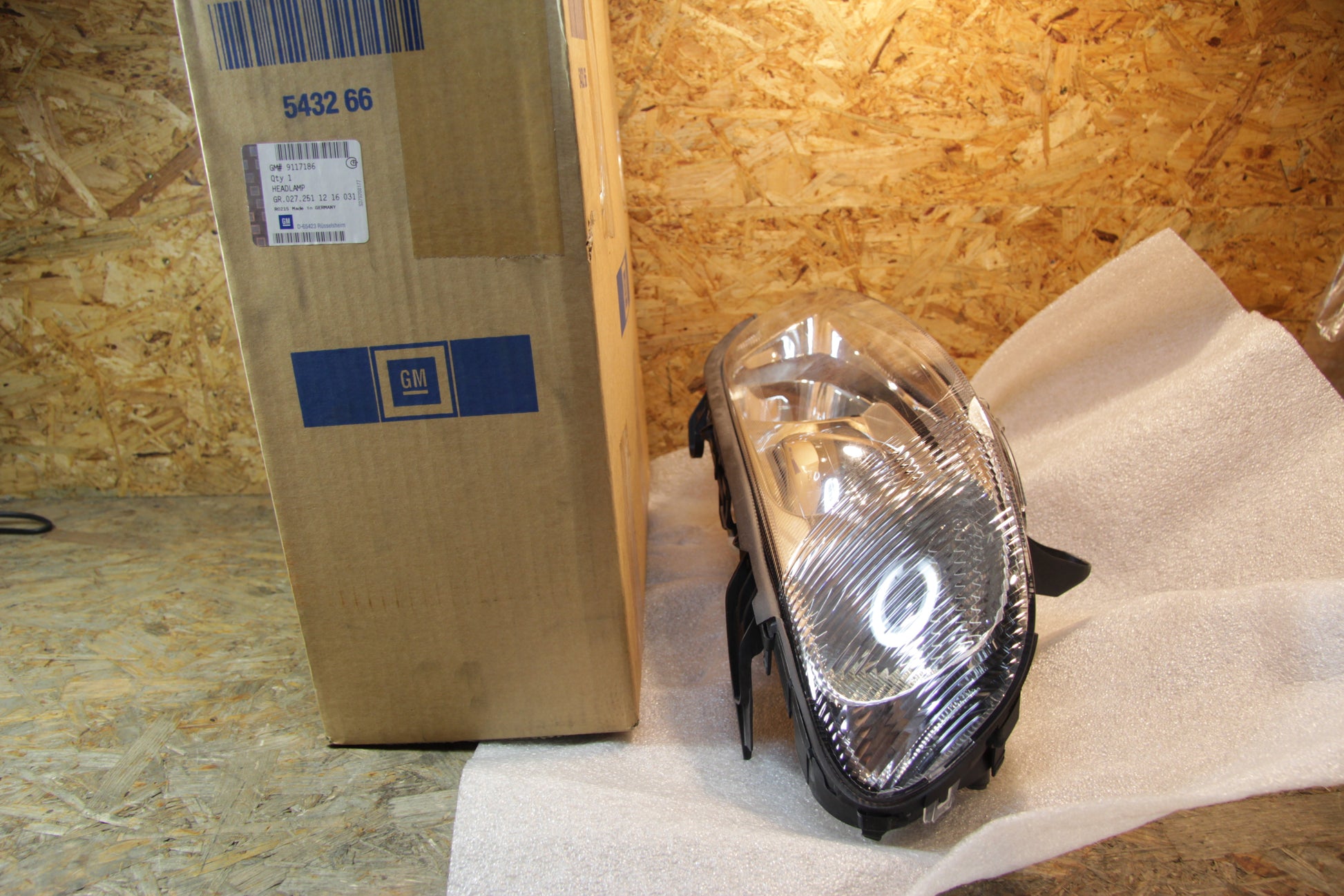 Original GM Opel Scheinwerfer rechts Linksverkehr Kennzeichen: FD 9117186 Omega B