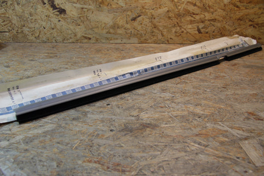 Original GM Opel Fensterschachtdichtung hinten innen links dunkelgrau Polstercode 557, 657, 857 90486038 Senator B