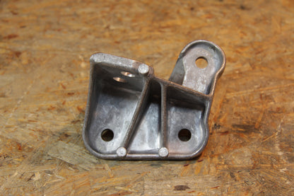 Original GM Opel Halter Motoraufhängung hinten links 90135618 Ascona C