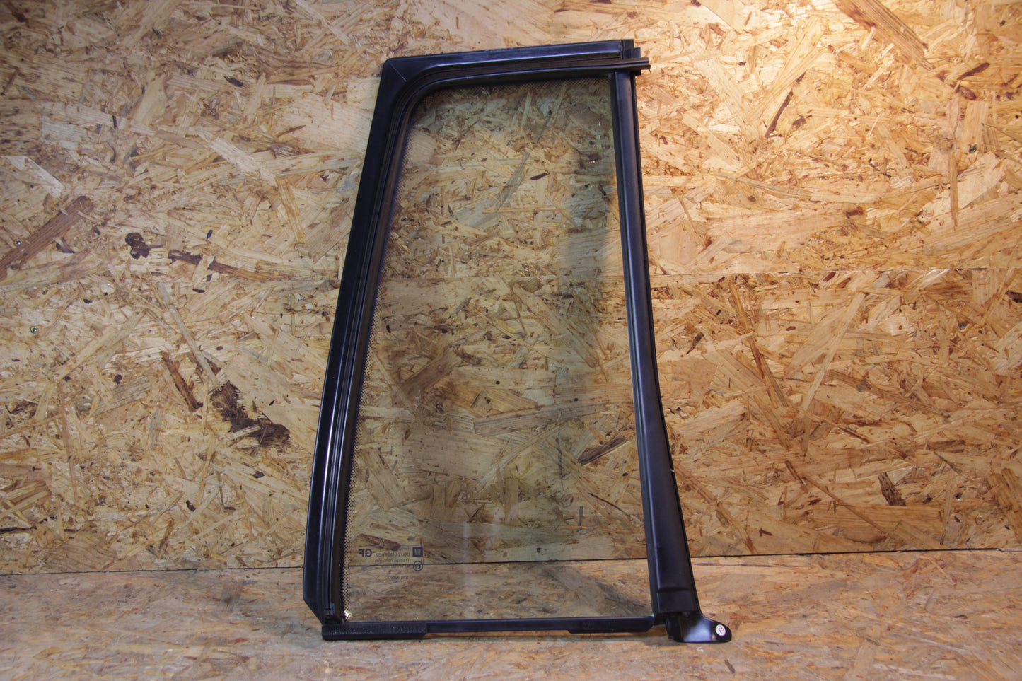 Original GM Opel Scheibe festes Fenster Hintertür links grün getönt  90459525 Omega B Caravan