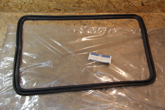 Original GM Opel GUMMIABDICHTUNG, SEITENWANDBELUEFTUNG HINTEN, RECHTS   90186656 Kadett E