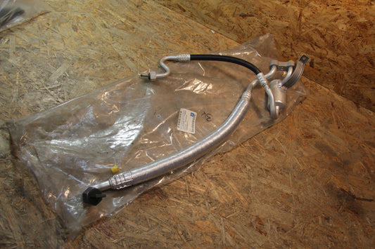 Original GM Opel Kältemittelrohr Akkumulator an Kompressor  90492854 Omega A , Senator B