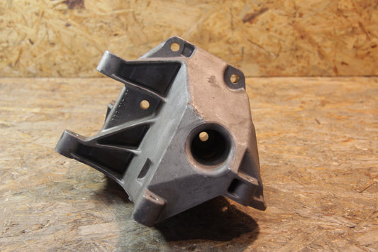 Original GM Opel Halter Befestigung Lichtmaschine vorn 90410956 Omega A , Senator B