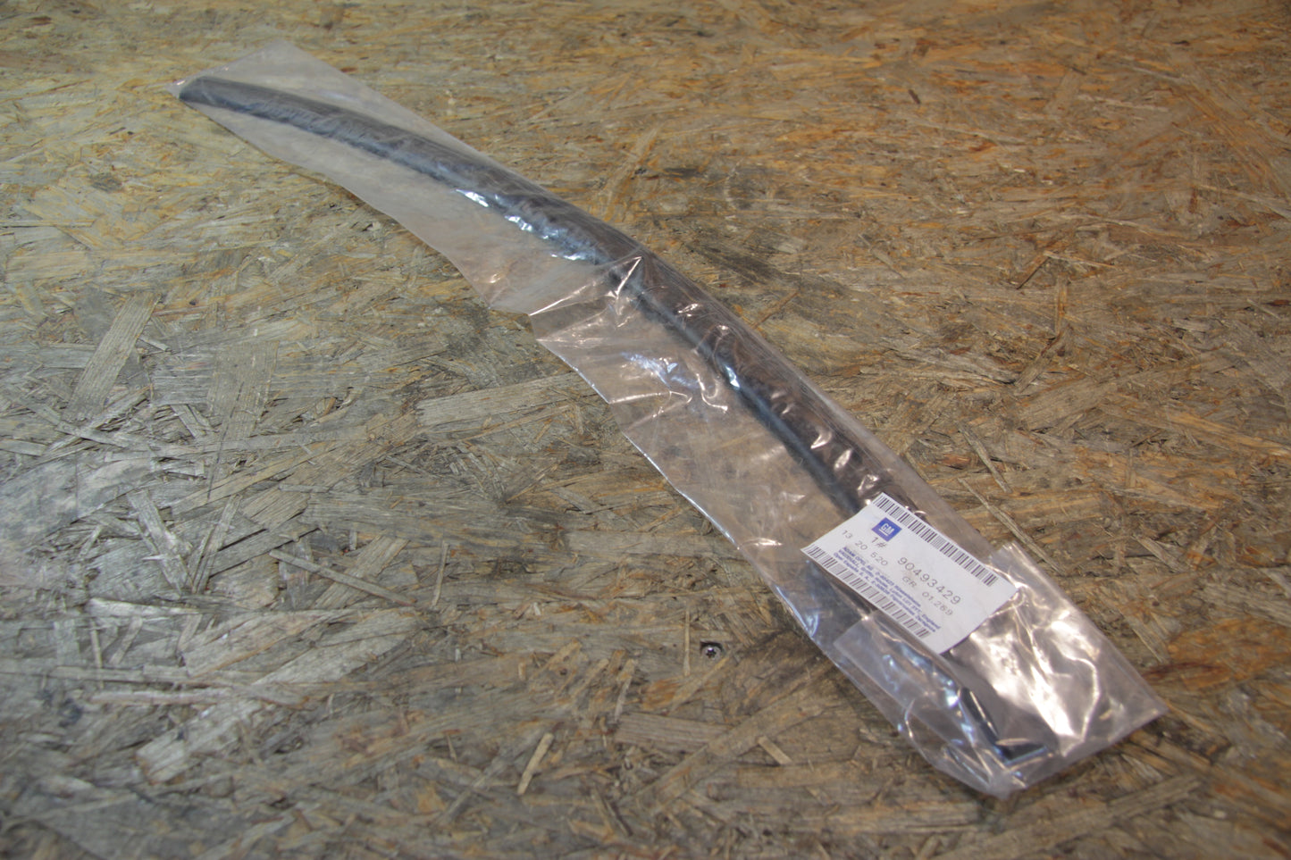 Original GM Opel Dichtung am Kühlergrill 90493429 Omega B