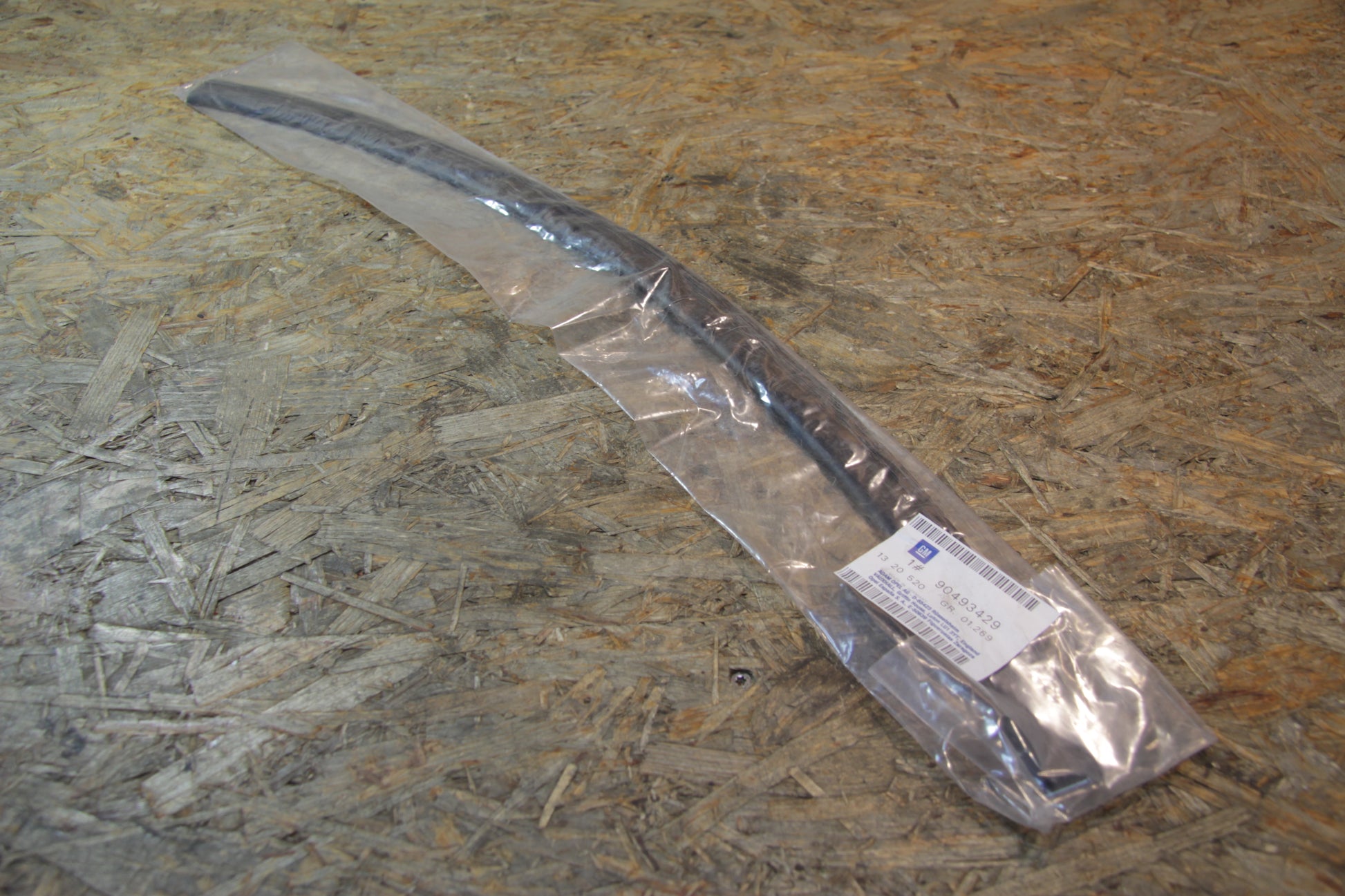 Original GM Opel Dichtung am Kühlergrill 90493429 Omega B