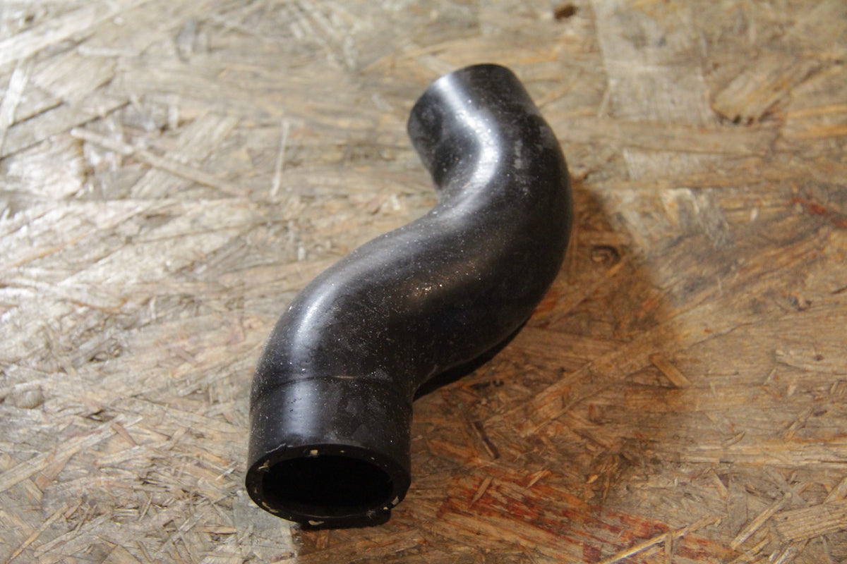 Original GM Opel Schlauch Verbindungsrohr an Wasserpumpe 90094687 Kadett E , Kadett E Cabrio Neu