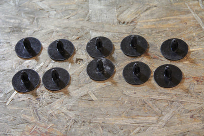 Original GM Opel Clips mit Nippel Teppich Heckraum an Querträger Rückwand  90356864 Calibra Neu