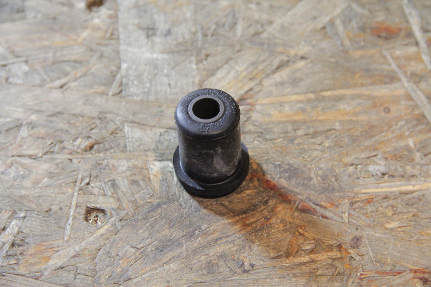 Original GM Opel Buchse Lichtmaschine an Halter 90067786 Omega A , Senator B Neu