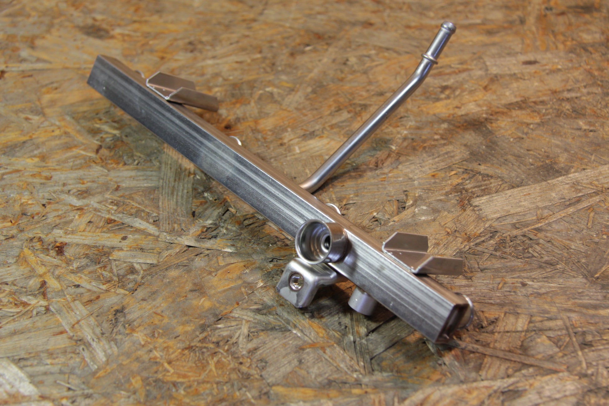 Original GM Opel Verteilerrohr Einspritzventile  90410172 Astra F , Astra F Cabrio , Corsa A Neu