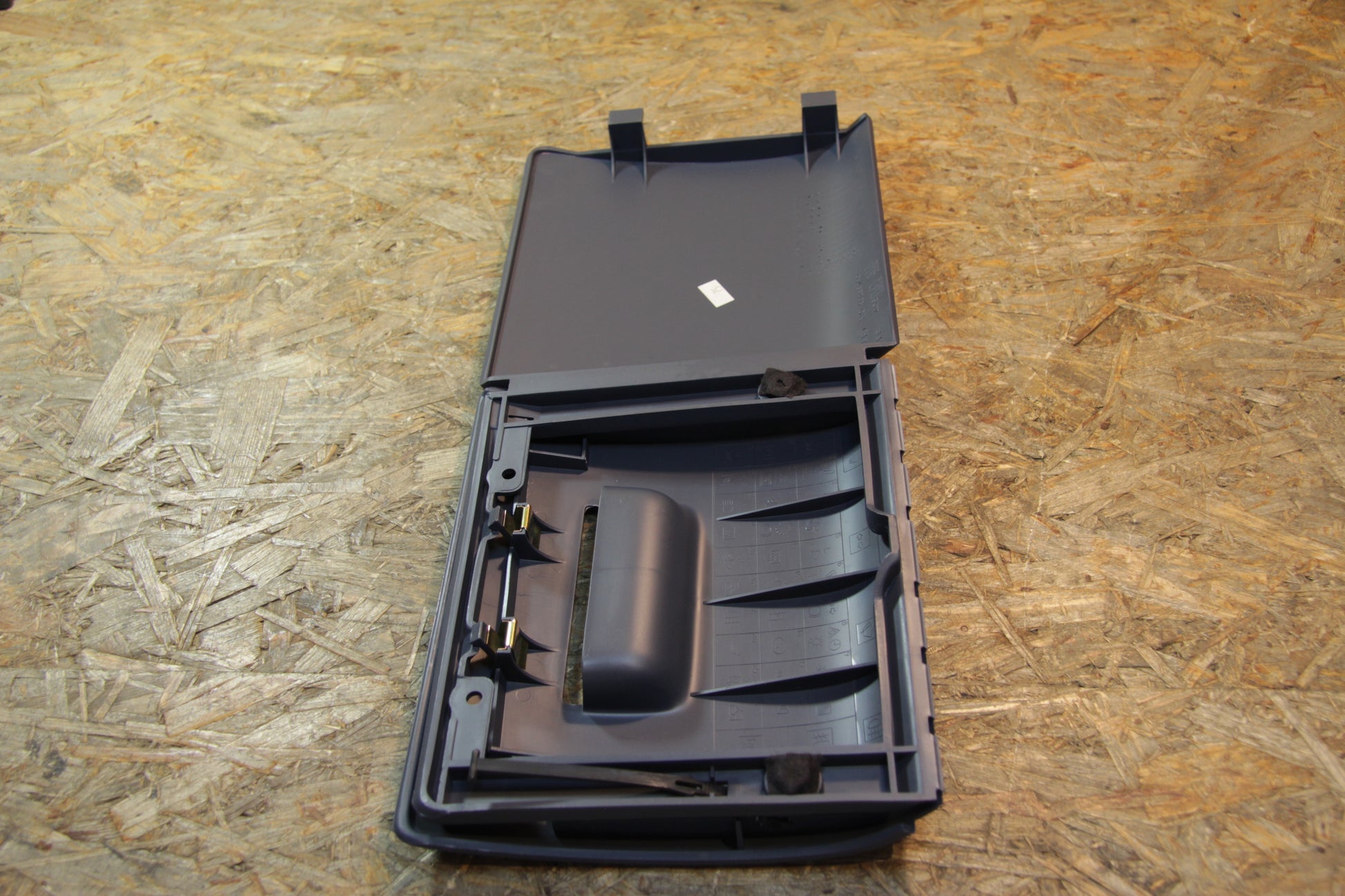 Original GM Opel Abdeckung Sicherungskasten blau  90309180 Calibra , Vectra A Neu