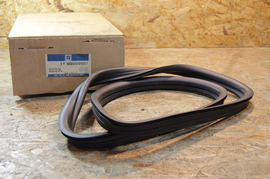 Original GM Opel Dichtung für das linke hintere Seitenwandfenster 90069687 Kadett D Neu