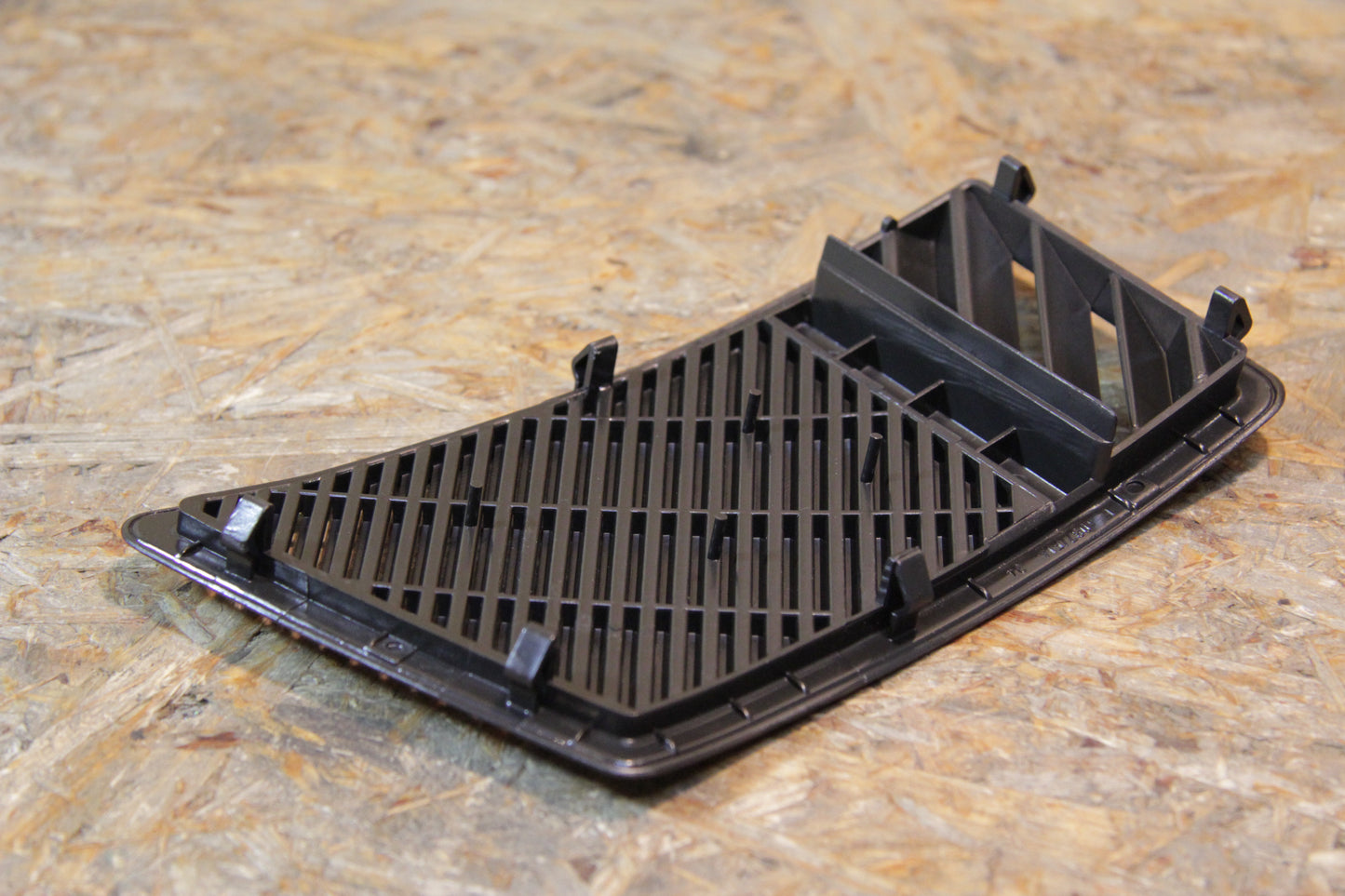 Düse Luftverteilung Armaturentafel aussen rechts dunkelgrau