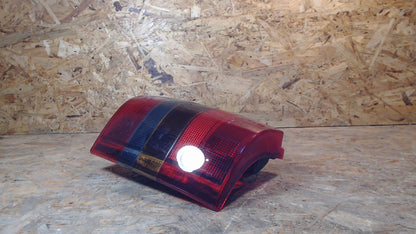 Original GM Opel Heckleuchte mit Nebelleuchte rechts dunkel 90397776 Omega A