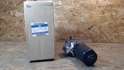 Original GM Opel Wischermotor Frontscheibe, Delco Ausführung passend für Fahrzeuge mit Wischergestänge 22117143 Omega A , Senator B