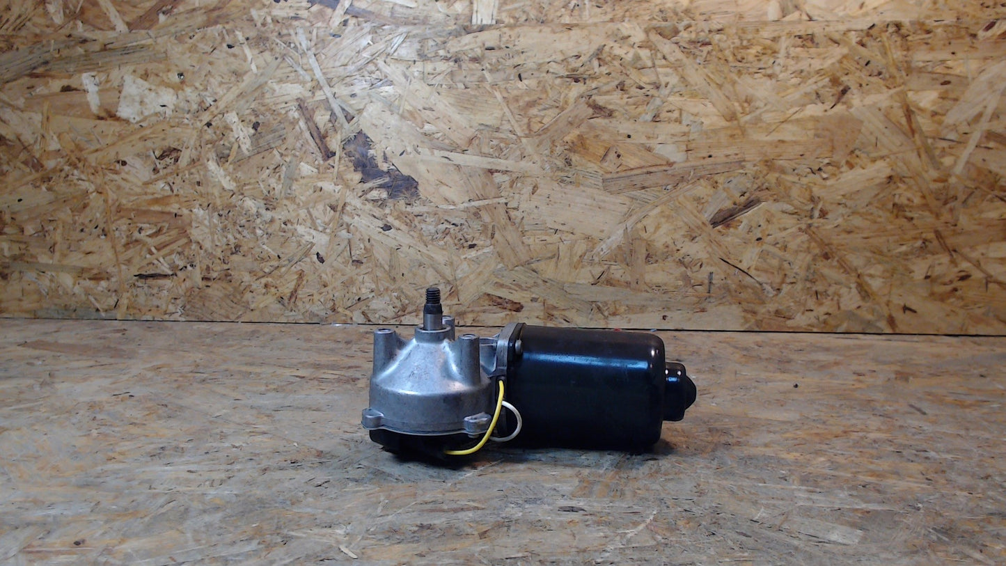 Original GM Opel Wischermotor Frontscheibe, Delco Ausführung passend für Fahrzeuge mit Wischergestänge 22117143 Omega A , Senator B