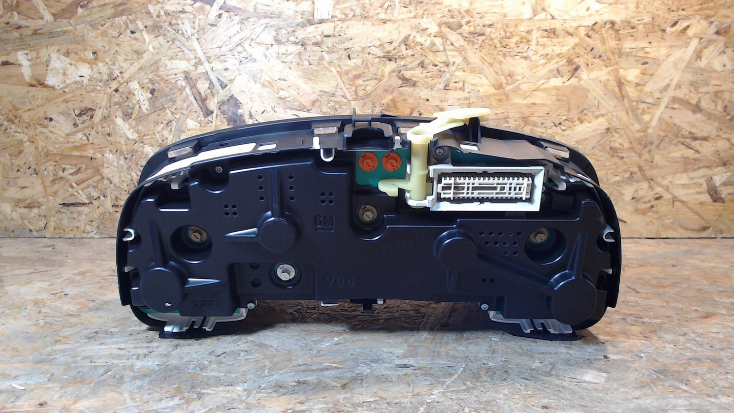 Original GM Opel Instrument mit weissen Skalenköpfe VDO KZ GB 9193328 Zafira A