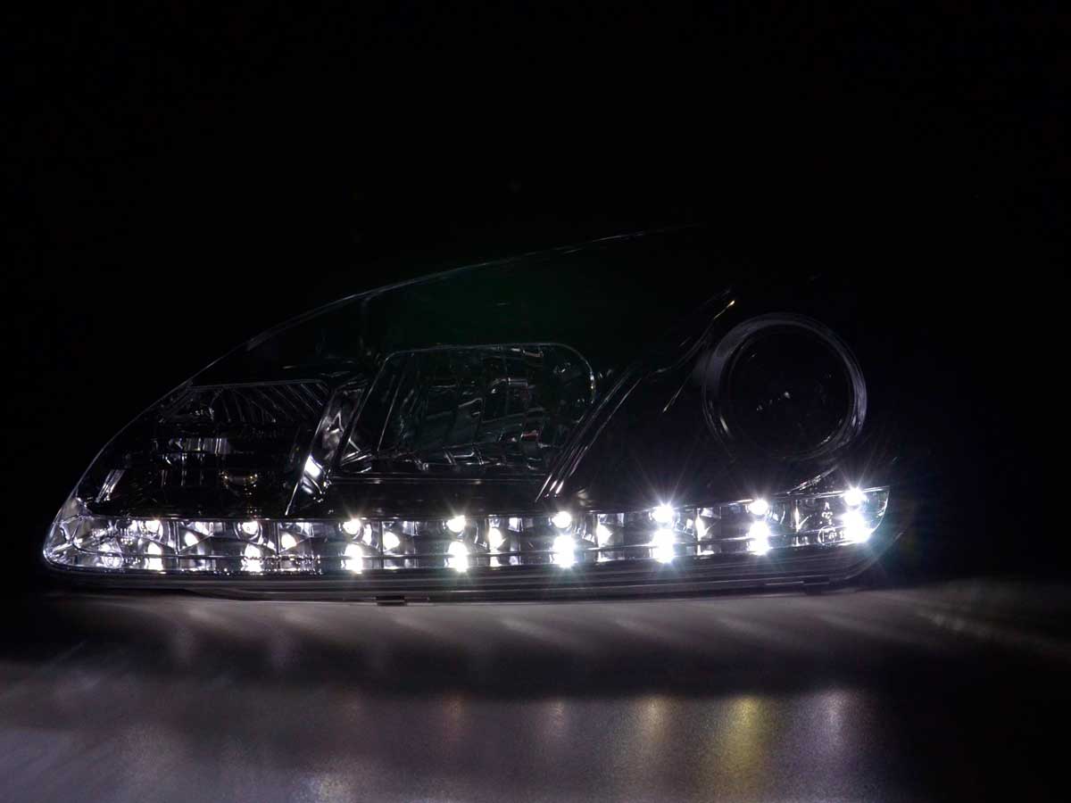 Scheinwerfer Set Daylight LED TFL-Optik Ford Focus 4/5-trg. Bj. 05-08 chrom